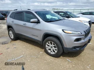 2017 Jeep Cherokee Latitude with VIN 1C4PJMCS9HD213517, listed as a Copart auction lot 55364155 with 81,200 mi miles and Clean Title. Bid and sale history available at DreamBid. Image 4.