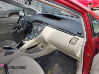 2013 Toyota Prius One z VIN JTDKN3DU7D5575844, wystawiony jako IAAI lot #42345698 z przebiegiem 153 828 mil mil oraz . Historia ofert i sprzedaży dostępna na DreamBid. Obrazek 5.