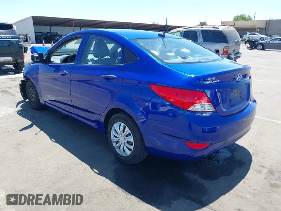 2013 Hyundai Accent GLS z VIN KMHCT4AE1DU496622, wystawiony jako IAAI lot #42248910 z przebiegiem 88 832 mil mil oraz . Historia ofert i sprzedaży dostępna na DreamBid. Obrazek 3.