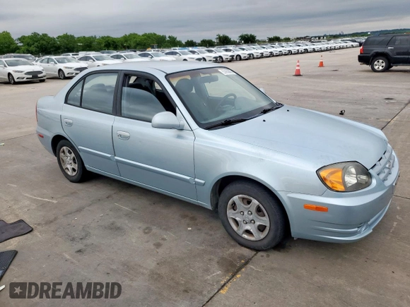 2003 Hyundai Accent GL z VIN KMHCG45C73U481294, wystawiony jako Copart lot #55958005 z przebiegiem 136 964 mil mil oraz Czysty tytuł • Clean title. Historia ofert i sprzedaży dostępna na DreamBid. Obrazek 4.