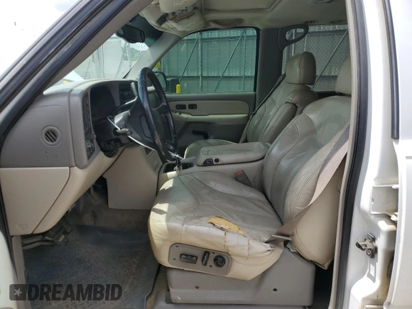 2002 GMC Yukon XL SLT z VIN 1GKFK16Z52J265501, wystawiony jako Copart lot #54234715 z przebiegiem 283 203 mil mil oraz Szkody całkowita. Historia ofert i sprzedaży dostępna na DreamBid. Obrazek 7.