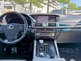 2013 Lexus LS 460 с VIN JTHBL5EFXD5119790, выставлен на аукционе Copart как лот 64606565 с пробегом 52 646 миль миль и Чистый • Clean title. История ставок и продаж доступна на DreamBid. Изображение 9.