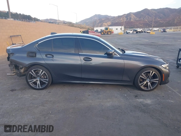 2019 BMW 3 Series 330i xDrive with VIN WBA5R7C58KAJ81967, listed as a IAAI auction lot 41093104 with 46,445 mi miles. Bid and sale history available at carsss.com. Image 14.