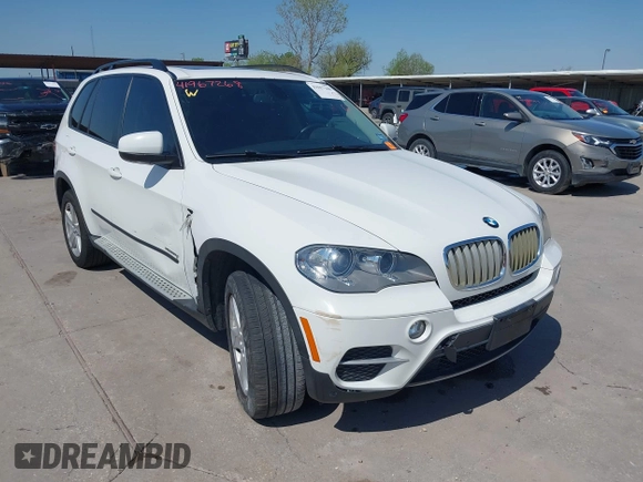 2012 BMW X5 35d z VIN 5UXZW0C57CL672538, wystawiony jako IAAI lot #41967268 z przebiegiem 141 996 mil mil oraz . Historia ofert i sprzedaży dostępna na DreamBid. Obrazek 1.