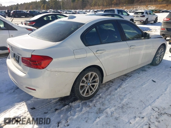 2016 BMW 3 Series 320i xDrive z VIN WBA8E5G59GNT93445, wystawiony jako IAAI lot #41515452 z przebiegiem 96 437 mil mil oraz . Historia ofert i sprzedaży dostępna na DreamBid. Obrazek 4.
