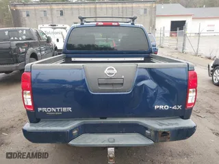 2011 Nissan Frontier PRO-4X with VIN 1N6AD0EV8BC435649, listed as a IAAI auction lot 41922791 with 203,928 mi miles. Bid and sale history available at carsss.com. Image 16.