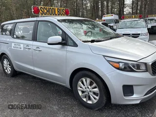 2018 Kia Sedona L with VIN KNDMA5C15J6409769, listed as a Copart auction lot 49846945 with 138,154 mi miles and Clean Title. Bid and sale history available at carsss.com. Image 1.