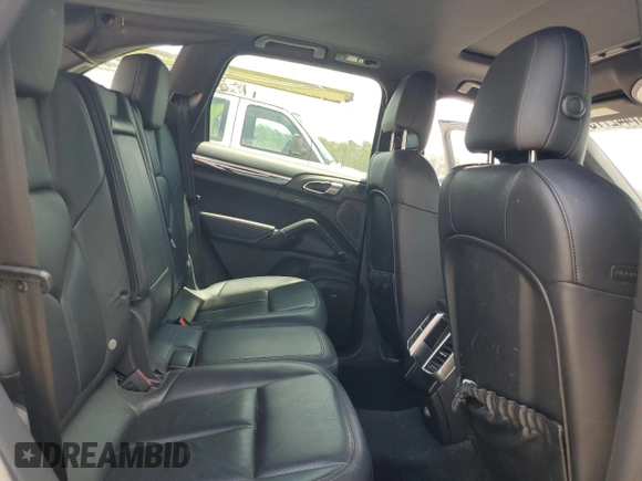 2014 Porsche Cayenne z VIN WP1AA2A20ELA95807, wystawiony jako Copart lot #57442775 z przebiegiem 142 845 mil mil oraz Szkoda całkowita • Salvage title. Historia ofert i sprzedaży dostępna na DreamBid. Obrazek 11.