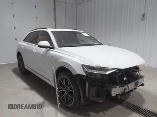 2021 Audi Q8 Premium Plus with VIN WA1EVAF12MD003942, listed as a IAAI auction lot 41369581 with 39,792 mi miles. Bid and sale history available at carsss.com. Image 1.