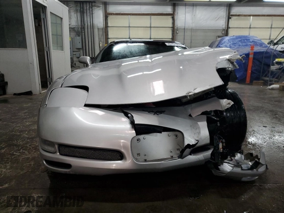 2004 Chevrolet Corvette with VIN 1G1YY22G245105691, listed as a Copart auction lot 45751065 with 85,494 mi miles and Clean Title. Bid and sale history available at DreamBid. Image 5.