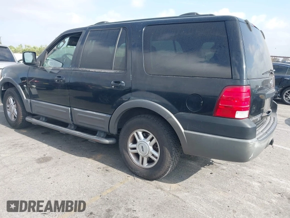 2004 Ford Expedition Special Service with VIN 1FMFU15L84LA33190, listed as a IAAI auction lot 42245244 with 288,935 mi miles and . Bid and sale history available at DreamBid. Image 3.