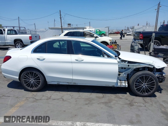 2019 Mercedes-Benz C 300 с VIN 55SWF8DB5KU322445, выставлен на аукционе IAAI как лот 42403051 с пробегом 43 465 миль миль и . История ставок и продаж доступна на DreamBid. Изображение 14.