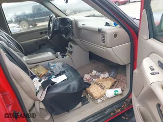 2001 Chevrolet Suburban LT with VIN 3GNEC16T01G219226, listed as a IAAI auction lot 41984110 with 284,511 mi miles. Bid and sale history available at carsss.com. Image 5.
