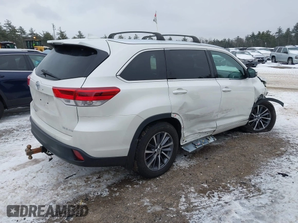 2018 Toyota Highlander SE z VIN 5TDJZRFH3JS556538, wystawiony jako IAAI lot #41470898 z przebiegiem 149 464 mil mil oraz . Historia ofert i sprzedaży dostępna na DreamBid. Obrazek 4.