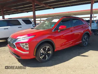 2025 Mitsubishi Eclipse Cross SE z VIN JA4ATWAA0SZ006881, wystawiony jako IAAI lot #42058073 z przebiegiem 2 418 mil mil oraz . Historia ofert i sprzedaży dostępna na DreamBid. Obrazek 2.