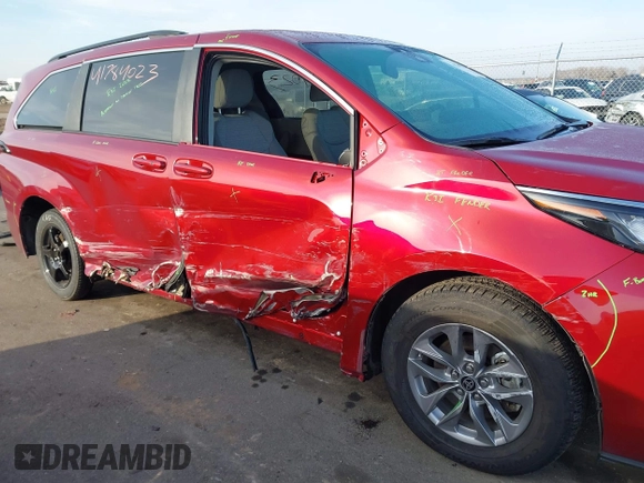 2022 Toyota Sienna LE z VIN 5TDKRKEC0NS093524, wystawiony jako IAAI lot #41784023 z przebiegiem 40 887 mil mil oraz . Historia ofert i sprzedaży dostępna na DreamBid. Obrazek 6.