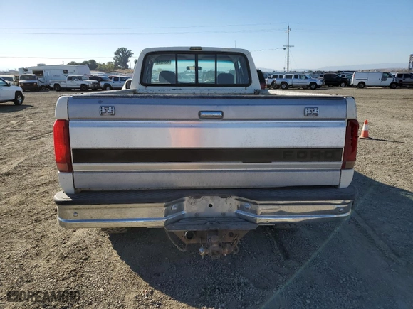 1992 Ford F-250 with VIN 1FTHX26M3NKB11741, listed as a Copart auction lot 78205284 with 198,113 mi miles and Clean Title. Bid and sale history available at carsss.com. Image 6.