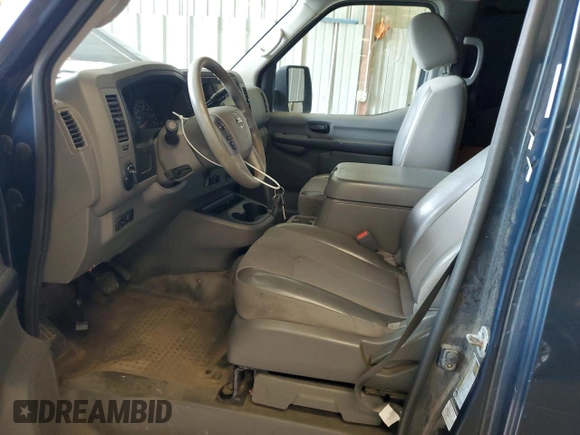2020 Nissan NV Cargo S z VIN 1N6BF0LY5LN807871, wystawiony jako Copart lot #60689345 z przebiegiem 271 391 mil mil oraz Czysty tytuł • Clean title. Historia ofert i sprzedaży dostępna na DreamBid. Obrazek 7.