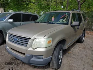 2006 Ford Explorer XLS with VIN 1FMEU62E06UB34638, listed as a IAAI auction lot 42069223 with 285,666 mi miles. Bid and sale history available at carsss.com. Image 2.