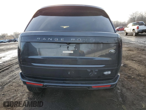 2023 Land Rover Range Rover SE z VIN SALKP9E71PA009978, wystawiony jako Copart lot #46023005 z przebiegiem 17 618 mil mil oraz Szkoda całkowita • Salvage title. Historia ofert i sprzedaży dostępna na DreamBid. Obrazek 6.