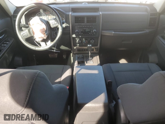 2012 Jeep Liberty Sport z VIN 1C4PJMAK2CW138577, wystawiony jako Copart lot #47892045 z przebiegiem 123 732 mil mil oraz Czysty tytuł • Clean title. Historia ofert i sprzedaży dostępna na DreamBid. Obrazek 8.