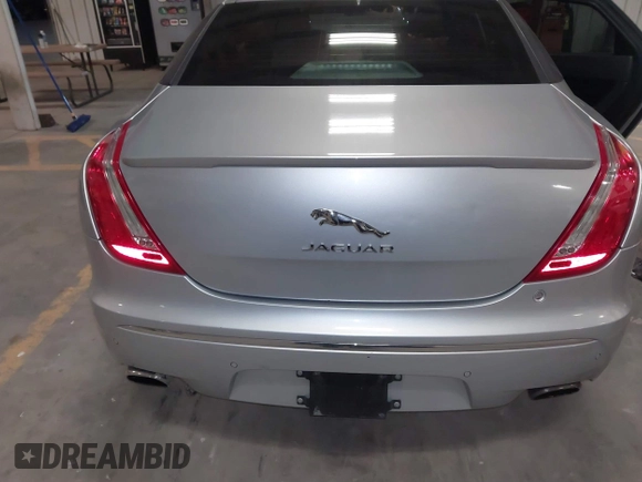 2015 Jaguar XJ with VIN SAJWA1CZ8F8V83873, listed as a IAAI auction lot 41271111 with 94,830 mi miles. Bid and sale history available at carsss.com. Image 17.