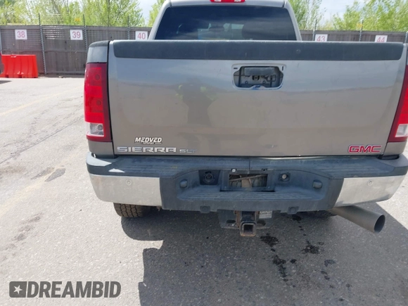 2012 GMC Sierra 2500HD SLT z VIN 1GT121C81CF186445, wystawiony jako IAAI lot #42170069 z przebiegiem 133 098 mil mil oraz . Historia ofert i sprzedaży dostępna na DreamBid. Obrazek 16.