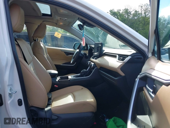 2024 Toyota RAV4 XLE Premium with VIN 2T3C1RFV5RW335409, listed as a IAAI auction lot 42156278 with 10,840 mi miles and . Bid and sale history available at DreamBid. Image 5.