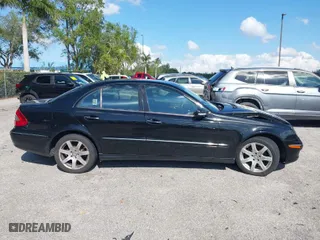 2008 Mercedes-Benz E-Class Luxury 3.5L with VIN WDBUF87X68B307818, listed as a IAAI auction lot 41881520 with 197,934 mi miles. Bid and sale history available at carsss.com. Image 13.