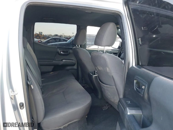 2018 Toyota Tacoma SR with VIN 3TMCZ5AN1JM141605, listed as a IAAI auction lot 41558201 with 91,855 mi miles. Bid and sale history available at carsss.com. Image 8.