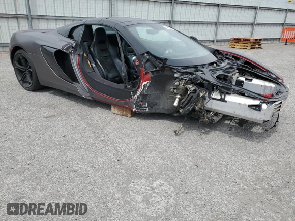 2016 McLaren 650S z VIN SBM11FAA5GW006080, wystawiony jako Copart lot #48061065 z przebiegiem 36 645 mil mil oraz Szkody całkowita. Historia ofert i sprzedaży dostępna na DreamBid. Obrazek 4.