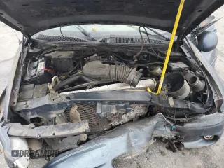 1998 Ford Expedition XLT with VIN 1FMRU17L6WLB49582, listed as a Copart auction lot 81042054 with 254,663 mi miles and Salvage Title. Bid and sale history available at carsss.com. Image 13.