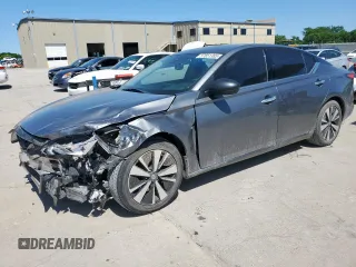 2019 Nissan Altima SL with VIN 1N4BL4EV0KC226381, listed as a Copart auction lot 57651385 with 124,885 mi miles and Salvage title. Bid and sale history available at DreamBid. Image 1.