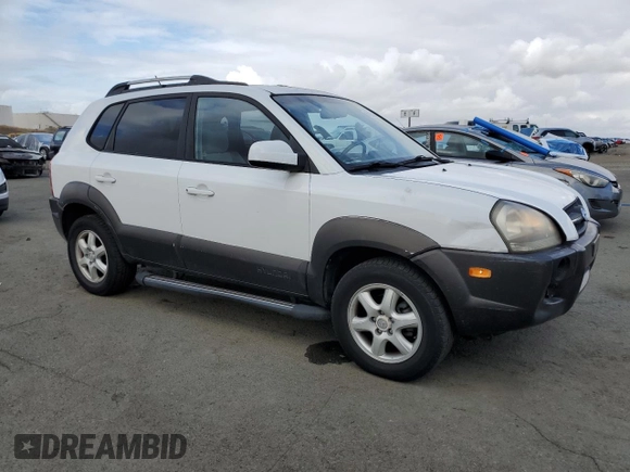 2005 Hyundai Tucson GLS with VIN KM8JN12D15U068721, listed as a Copart auction lot 80925064 with 105,854 mi miles and Clean Title. Bid and sale history available at carsss.com. Image 4.