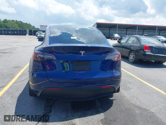 2024 Tesla Model Y с VIN 7SAYGDED5RF015208, выставлен на аукционе IAAI как лот 42723983 с пробегом 10 223 миль миль и . История ставок и продаж доступна на DreamBid. Изображение 16.