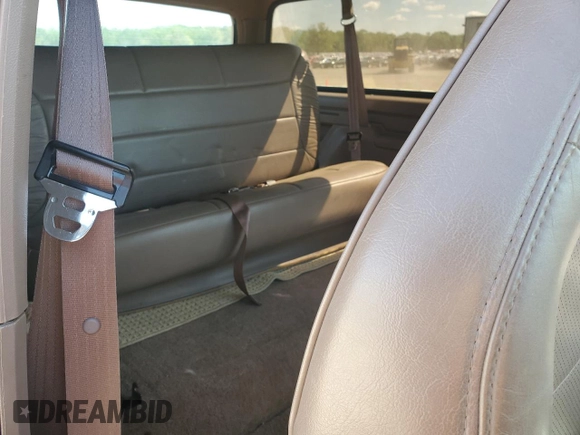 1994 Ford Bronco Custom with VIN 1FMEU15H2RLB24261, listed as a Copart auction lot 52582645 with 215,931 mi miles and Clean Title. Bid and sale history available at DreamBid. Image 11.