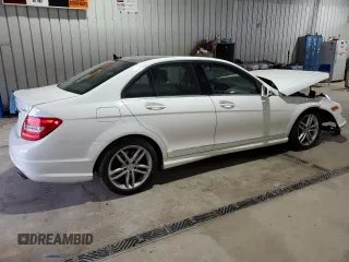 2013 Mercedes-Benz C 300 Sport с VIN WDDGF8AB3DG071630, выставлен на аукционе Copart как лот 60633755 с пробегом 125 585 миль миль и Списание • Salvage title. История ставок и продаж доступна на DreamBid. Изображение 3.