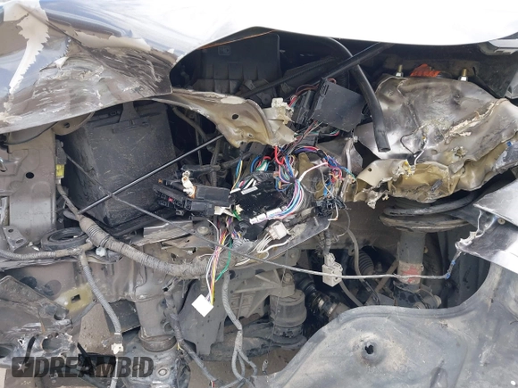 2015 Toyota Camry XLE z VIN 4T1BF1FK8FU114881, wystawiony jako IAAI lot #42231368 z przebiegiem Nie podano mil oraz . Historia ofert i sprzedaży dostępna na DreamBid. Obrazek 19.