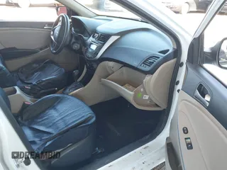 2016 Hyundai Accent SE z VIN KMHCT4AEXGU127858, wystawiony jako IAAI lot #41847611 z przebiegiem 146 096 mil mil oraz . Historia ofert i sprzedaży dostępna na DreamBid. Obrazek 5.