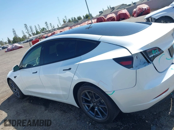 2023 Tesla Model 3 z VIN 5YJ3E1EA5PF517893, wystawiony jako IAAI lot #42515181 z przebiegiem 38 538 mil mil oraz . Historia ofert i sprzedaży dostępna na DreamBid. Obrazek 15.