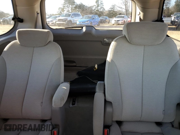 2007 Kia Sedona with VIN KNDMB133676139354, listed as a Copart auction lot 88215955 with 186,600 mi miles and Salvage Title. Bid and sale history available at carsss.com. Image 10.