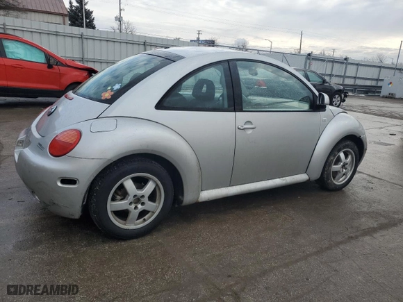 2000 Volkswagen New Beetle GLS with VIN 3VWCD21C2YM409242, listed as a Copart auction lot 46658435 with NaN miles and Salvage Title. Bid and sale history available at carsss.com. Image 3.