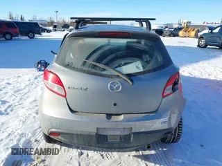 2013 Mazda 2 Touring z VIN JM1DE1LYXD0153291, wystawiony jako IAAI lot #41671574 z przebiegiem Nie podano mil oraz . Historia ofert i sprzedaży dostępna na DreamBid. Obrazek 15.