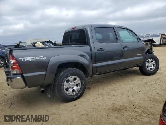 2013 Toyota Tacoma with VIN 3TMLU4EN5DM104791, listed as a Copart auction lot 43207965 with 121,427 mi miles and Salvage Title. Bid and sale history available at DreamBid. Image 3.