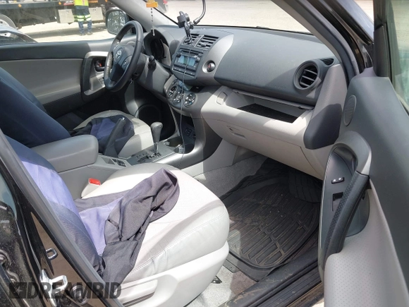 2012 Toyota RAV4 Limited z VIN 2T3DK4DV9CW068113, wystawiony jako IAAI lot #42211663 z przebiegiem 144 450 mil mil oraz . Historia ofert i sprzedaży dostępna na DreamBid. Obrazek 5.