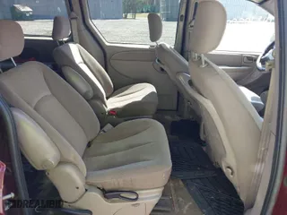 2002 Dodge Caravan Sport with VIN 2B4GP44392R735684, listed as a IAAI auction lot 41879588 with 207,266 mi miles. Bid and sale history available at carsss.com. Image 8.