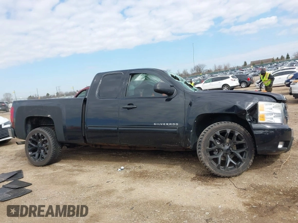 2011 Chevrolet Silverado 1500 LT with VIN 1GCRKSE36BZ449181, listed as a IAAI auction lot 41888125 with 206,286 mi miles and . Bid and sale history available at DreamBid. Image 13.