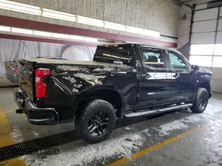 2020 Chevrolet Silverado 1500 Custom Trail Boss with VIN 1GCPYCEFXLZ206321, listed as a Copart auction lot 41848515 with 122,117 mi miles and Salvage Title. Bid and sale history available at DreamBid. Image 3.