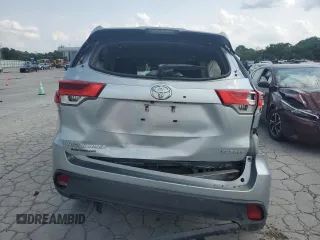 2018 Toyota Highlander SE with VIN 5TDJZRFH1JS527037, listed as a Copart auction lot 60348635 with 56,207 mi miles and Salvage title. Bid and sale history available at DreamBid. Image 6.