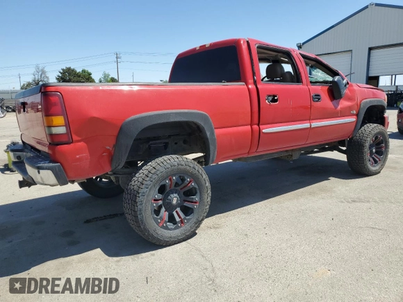 2004 GMC Sierra 2500HD SLE z VIN 1GTHK23U64F237540, wystawiony jako Copart lot #56129875 z przebiegiem 296 217 mil mil oraz Szkoda całkowita • Salvage title. Historia ofert i sprzedaży dostępna na DreamBid. Obrazek 3.